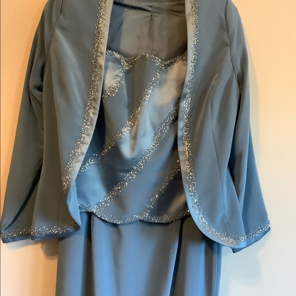 Women Long Evening Gown With Jacket Size 6. - Picture 9 of 16